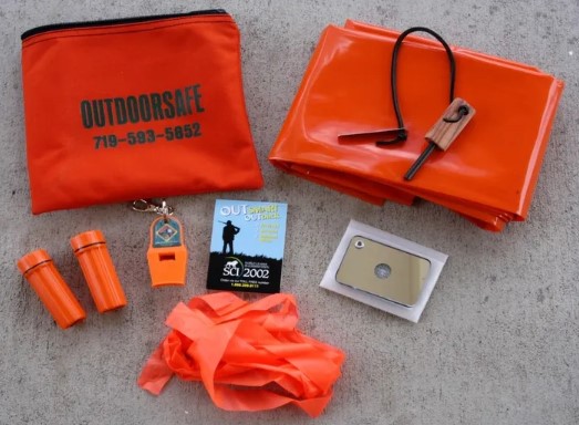 Survival Skills set/book/flash drive – Outdoor Safe